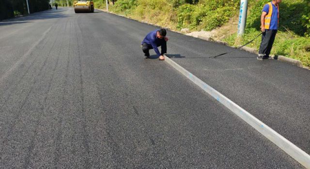 淄川區幸博路順利完成上面層施工