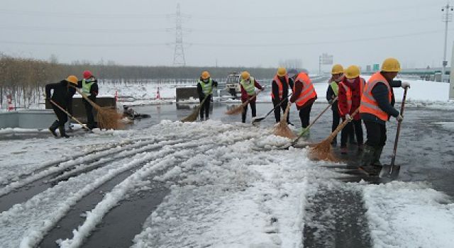 風雪難阻復工“路”