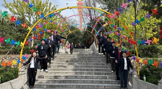 踏青登山，與春同行——安羅高速第二總監辦組織清明踏青活動