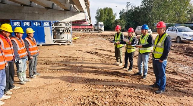 許昌繞城高速公路三駐地辦對泡沫混凝土施工進行安全技術交底